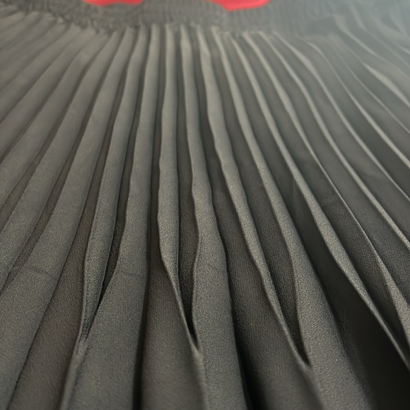 Max Studio Black Midi A-Line Pleated Skirt. XL.  NWT - Picture 6 of 7